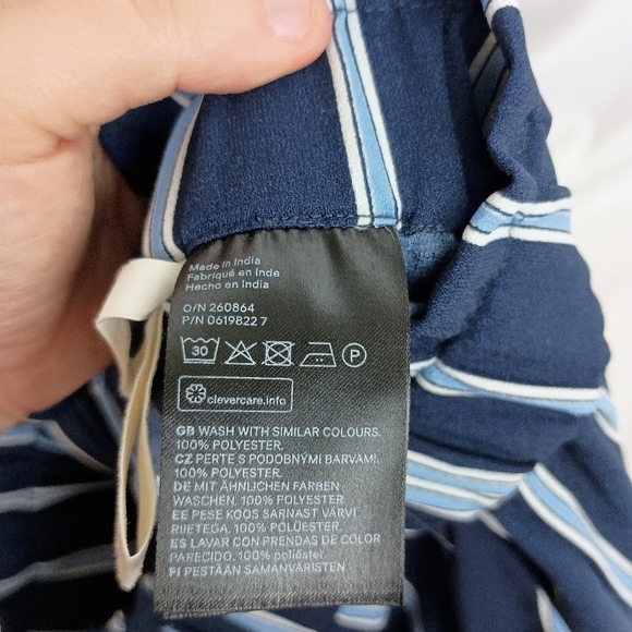 2/$30 H&M Navy and White Wide Leg Pull On Relaxed Striped Pants (#328) - Picture 6 of 7